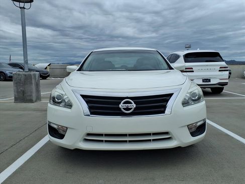 Used 2015 Nissan Altima 2.5 S w/ Power Driver Seat Package image 2
