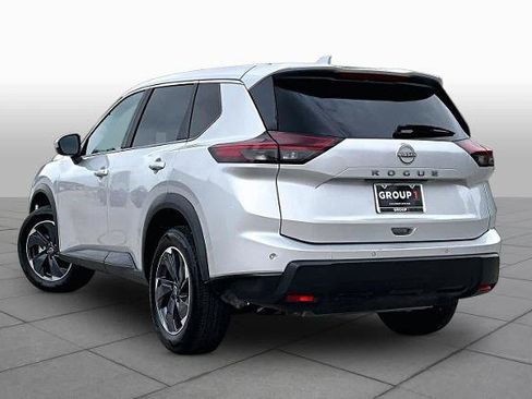 Certified 2025 Nissan Rogue SV FWD image 12