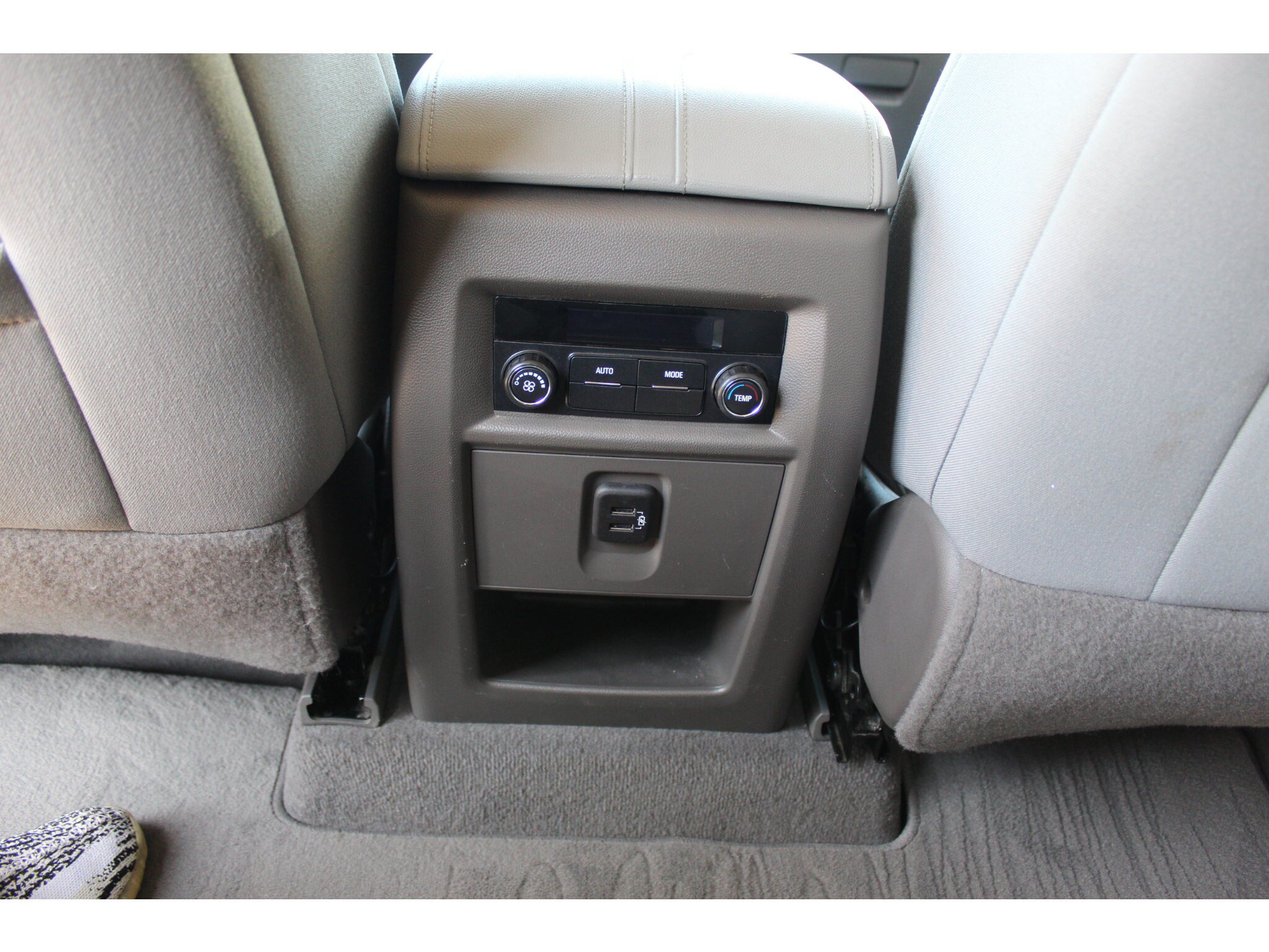 Used 2021 Chevrolet Traverse LT FWD image 15
