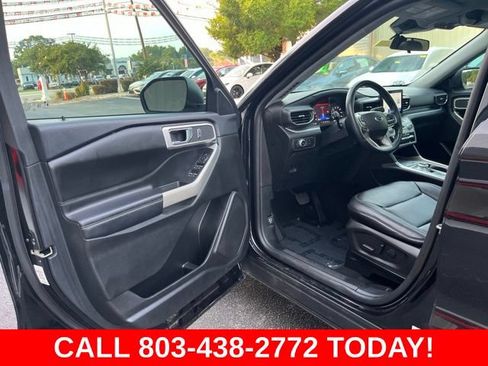 Used 2022 Ford Explorer XLT w/ Equipment Group 202A RWD image 4