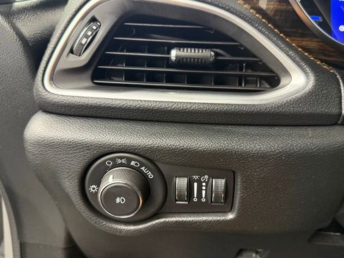 Used 2022 Chrysler Pacifica Pinnacle FWD image 31