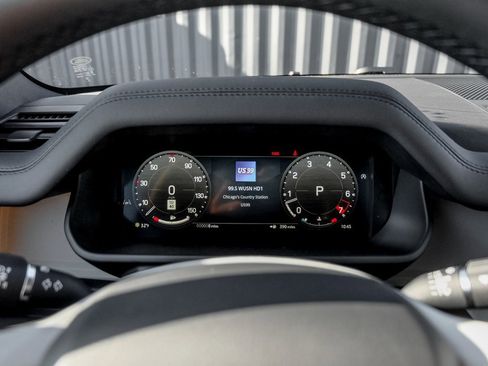 Used 2025 Land Rover Defender 110 S image 12