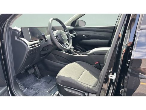 Certified 2025 Hyundai Tucson SE AWD/4WD image 8