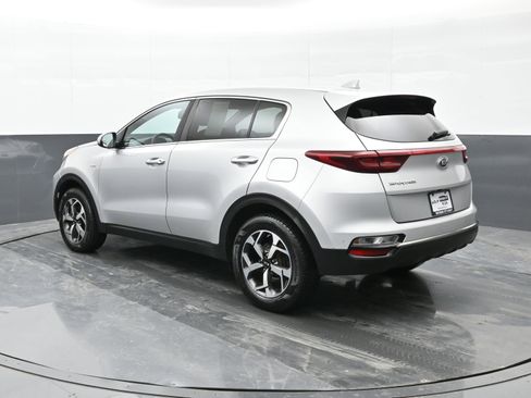 Used 2020 Kia Sportage LX image 6