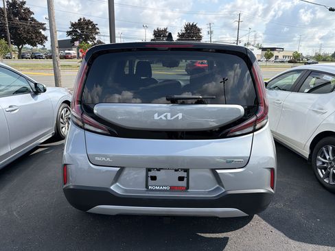 Used 2024 Kia Soul EX FWD image 6