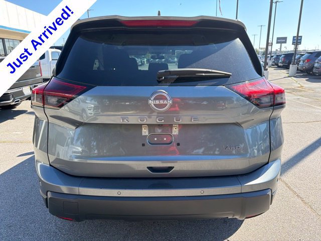 Used 2025 Nissan Rogue SV AWD/4WD image 4