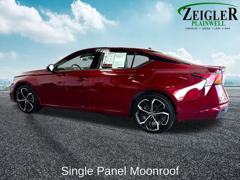 Used 2024 Nissan Altima 2.5 SR AWD/4WD image 3
