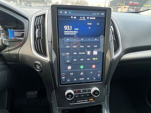 Used 2022 Ford Edge Titanium AWD/4WD image 18