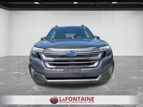 Used 2025 Subaru Forester Premium AWD/4WD image 8