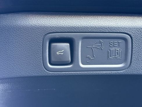 Used 2022 Ford Expedition XLT image 13