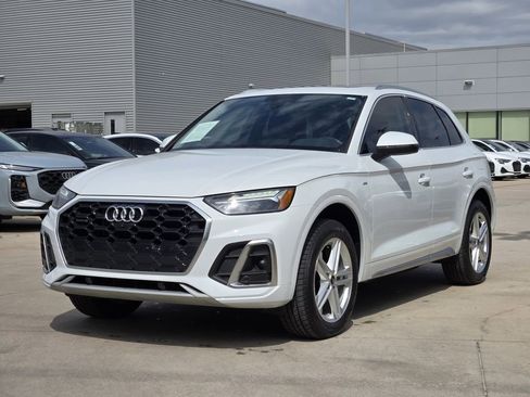 Certified 2024 Audi Q5 e Premium Plus w/ Premium Plus Package AWD/4WD image 6