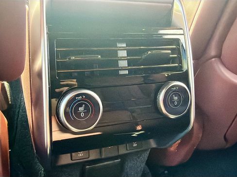 New 2026 Land Rover Range Rover SE image 20