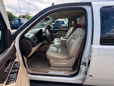 Used 2014 GMC Yukon XL Denali AWD/4WD image 17