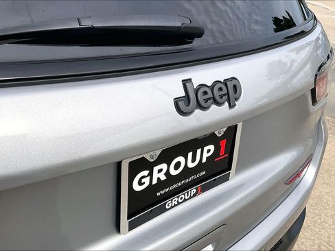 Used 2023 Jeep Compass Trailhawk w/ Trailhawk Convenience Group AWD/4WD image 30