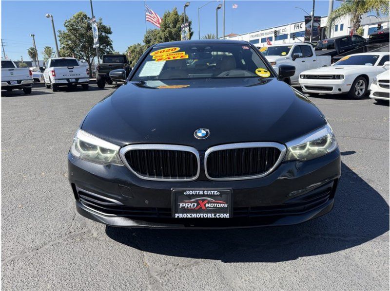 Used 2020 BMW 530i w/ Premium Package RWD image 2