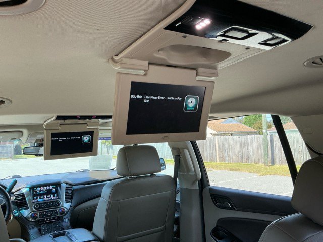 Used 2019 Chevrolet Suburban LT w/ LT Signature Package AWD/4WD image 16