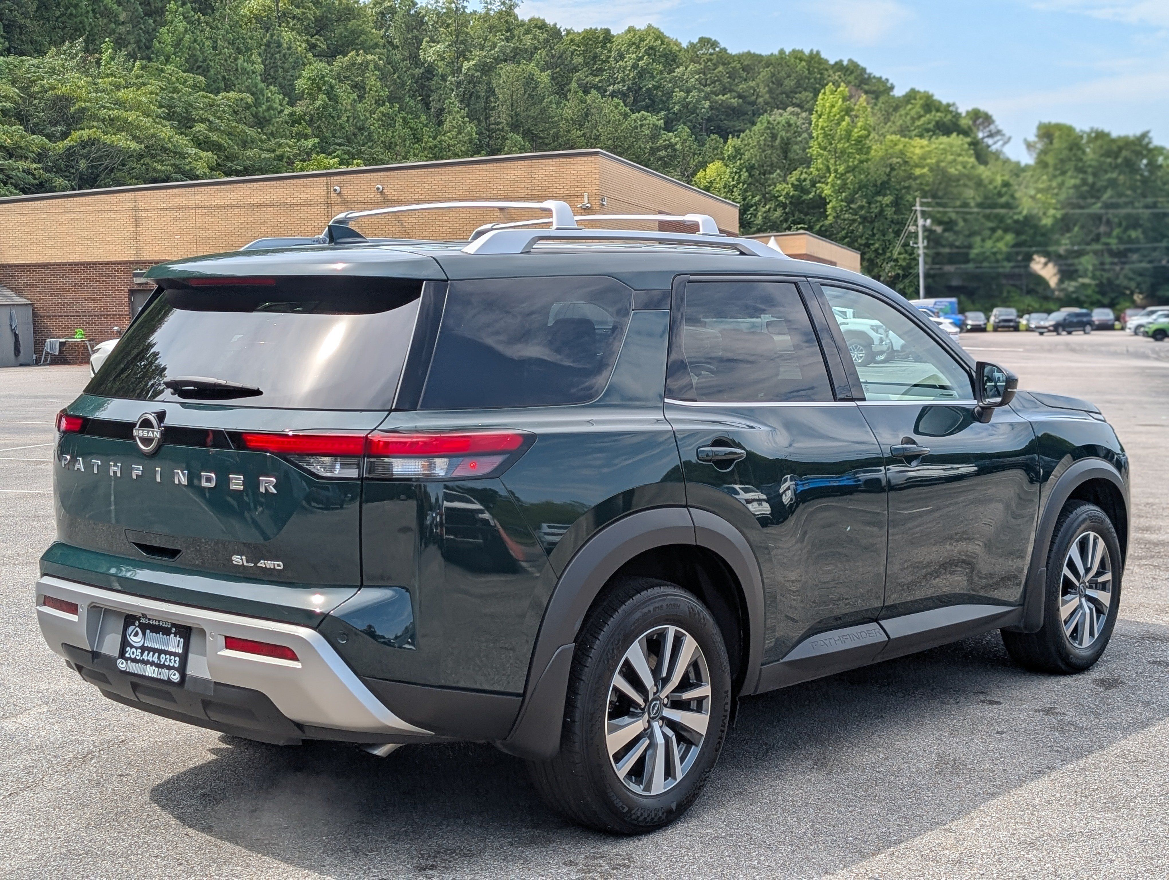 Used 2025 Nissan Pathfinder SL AWD/4WD image 9
