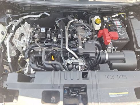Certified 2025 Nissan Kicks SR FWD image 22