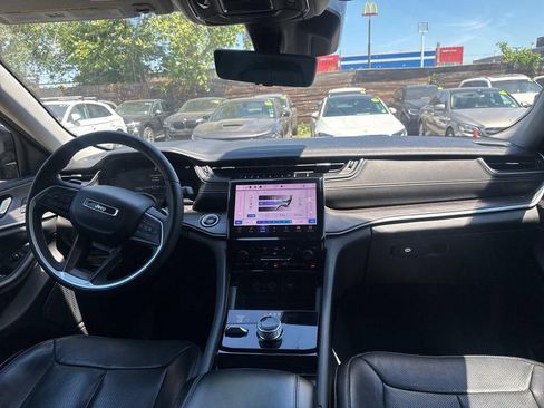 Used 2023 Jeep Grand Cherokee Limited w/ Luxury Tech Group II AWD/4WD image 27