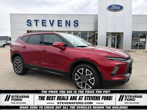 Used 2025 Chevrolet Blazer RS FWD image 1