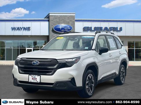Used 2025 Subaru Forester image 2
