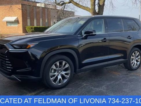 Used 2025 Toyota Grand Highlander AWD image 4