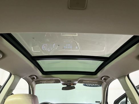 Used 2020 Buick Envision Essence w/ Experience Buick Package image 14