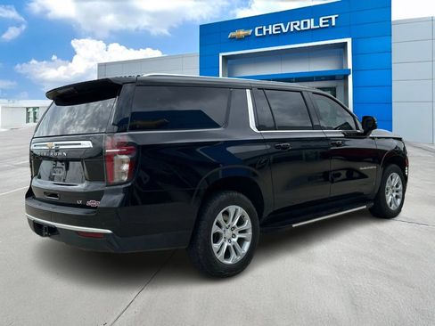 Used 2023 Chevrolet Suburban LT w/ Luxury Package RWD image 5