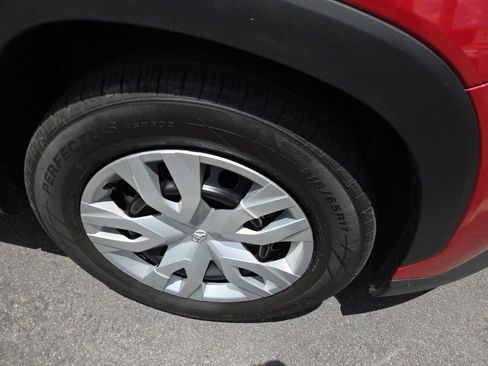 Used 2022 Toyota Corolla Cross L image 10