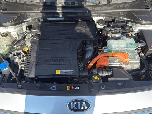 Used 2019 Kia Niro LX image 24