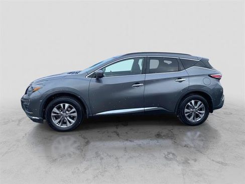 Used 2018 Nissan Murano SV image 2