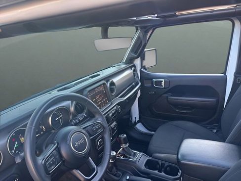 Used 2023 Jeep Wrangler Unlimited w/ Sun & Screen Package image 13