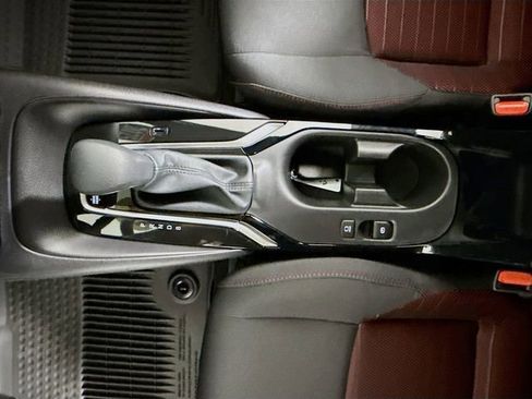 Used 2025 Toyota Corolla SE image 17