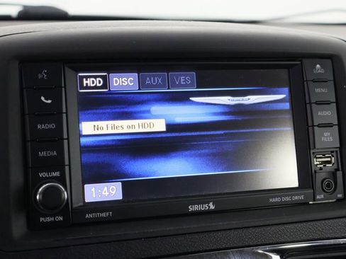 Used 2014 Chrysler Town & Country Touring image 29