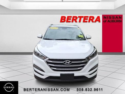 Used 2017 Hyundai Tucson SE w/ SE Popular Package 02 AWD/4WD image 3