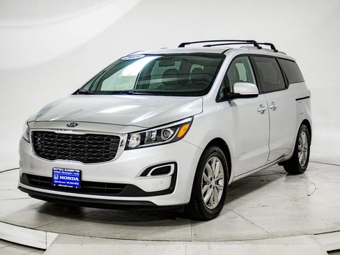 Used 2019 Kia Sedona EX FWD image 3