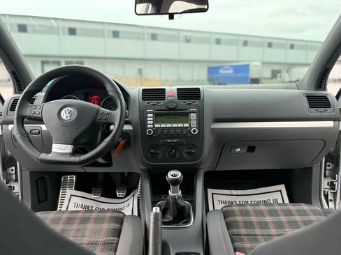 Used 2008 Volkswagen GTI 4-Door image 26