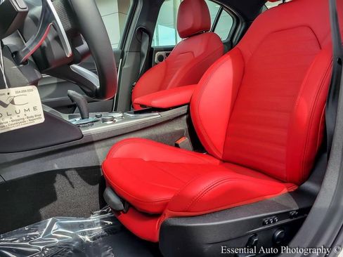 New 2025 Alfa Romeo Giulia w/ Veloce Package AWD image 7