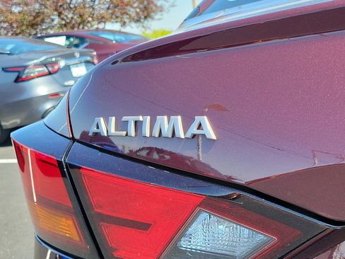 Used 2025 Nissan Altima 2.5 SV image 6