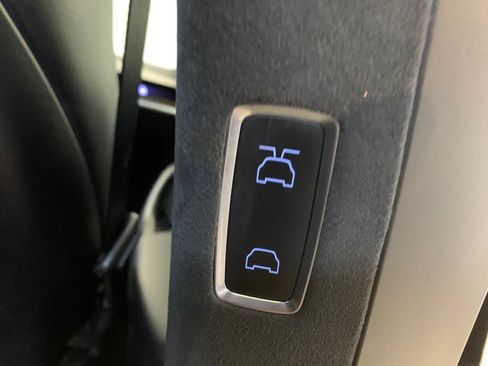 Used 2023 Tesla Model X AWD/4WD image 56