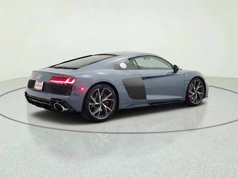 Used 2021 Audi R8 V10 w/ Premium Package RWD image 5