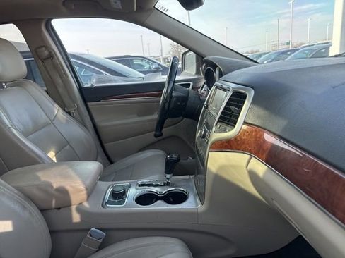 Used 2011 Jeep Grand Cherokee Limited w/ Luxury Group II image 14