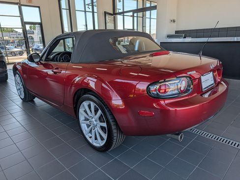 Used 2007 MAZDA MX-5 Miata Touring w/ Suspension Pkg RWD image 5