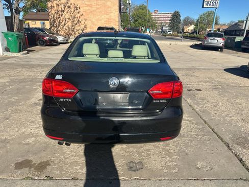 Used 2011 Volkswagen Jetta SEL image 6