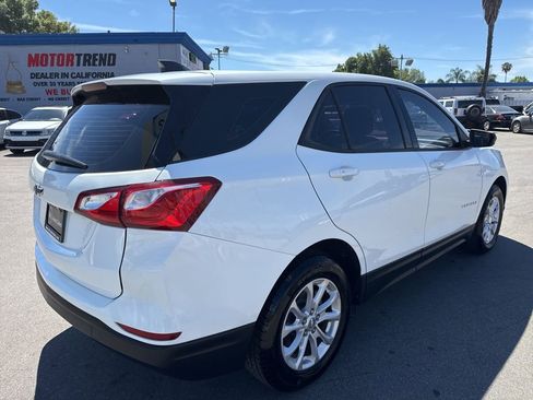 Used 2019 Chevrolet Equinox LS image 4