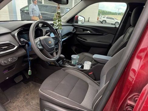 Used 2023 Chevrolet TrailBlazer LT w/ Convenience Package FWD image 22