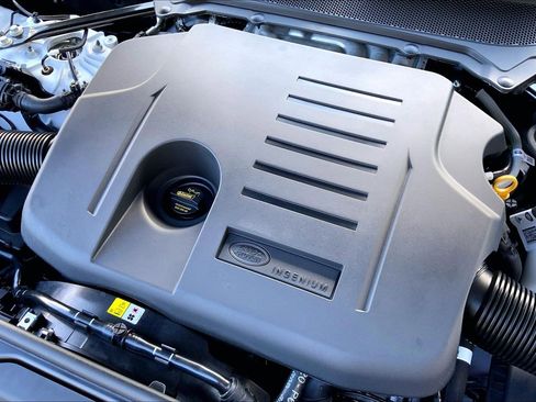 New 2026 Land Rover Discovery Limited Edition image 15