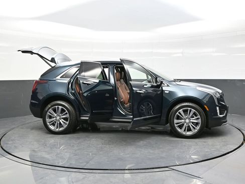 New 2025 Cadillac XT5 Premium Luxury w/ Technology Package image 40