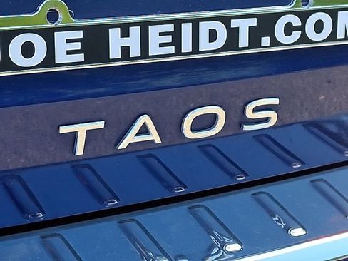 Certified 2023 Volkswagen Taos SE w/ Panoramic Sunroof Package AWD/4WD image 31