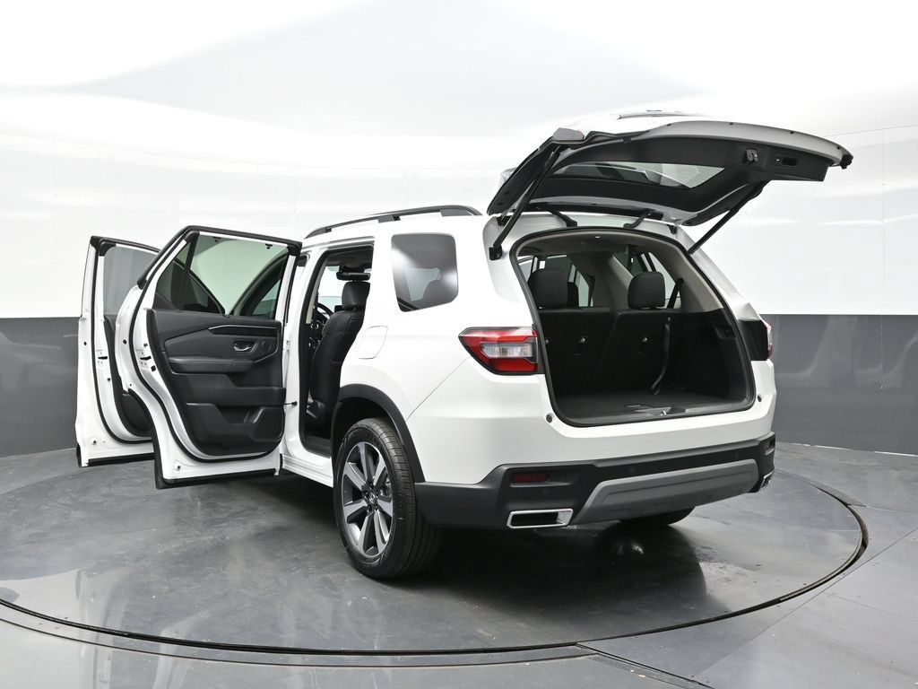 Used 2023 Honda Pilot Elite image 47
